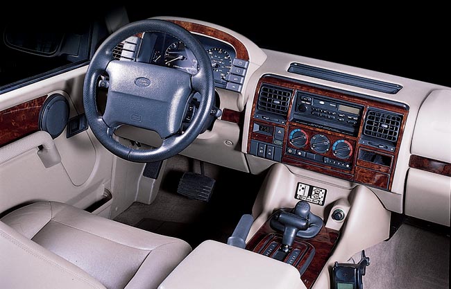 Lrover Discovery Wood Dash Kit by B&I