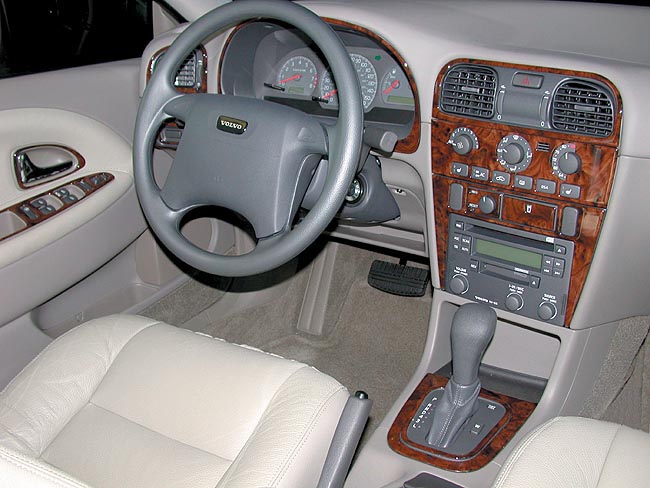 Volvo S40/v40 Wood Dash Kit by B&I